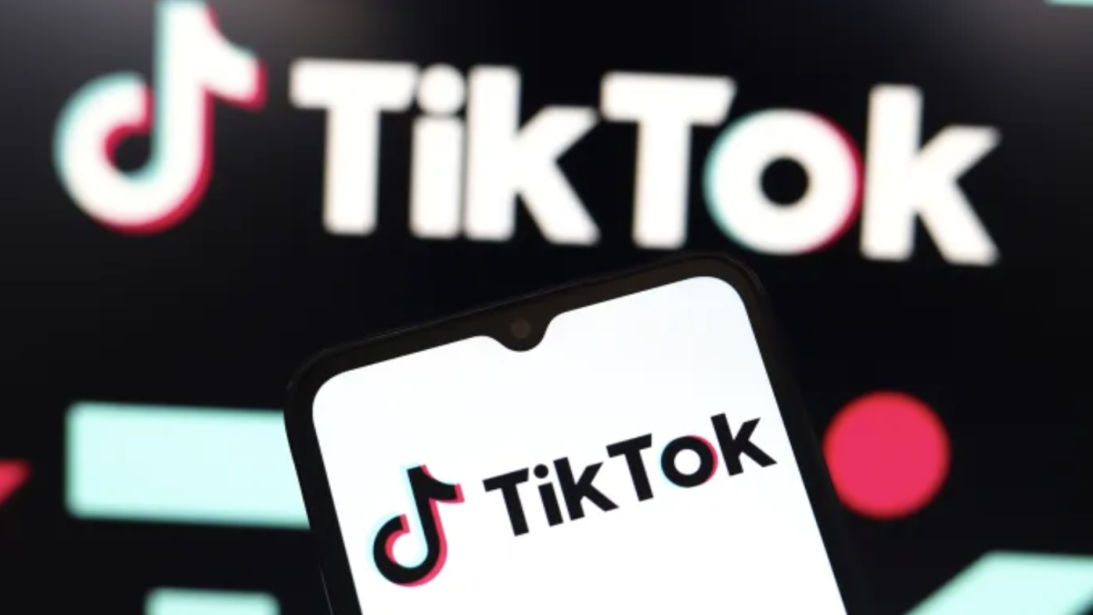 A picture of the TikTok logo. With the app being so commonly used amongst students and may across America, its logo is instantly recognizable.